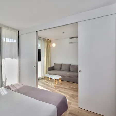 Aparthotel Comtat Sant Jordi 3*