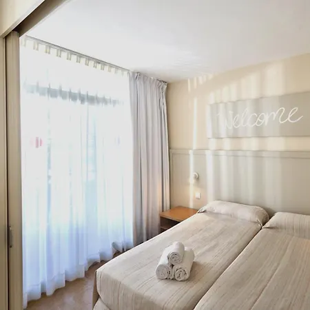 Comtat Sant Jordi 3* بلاتجا ذارو