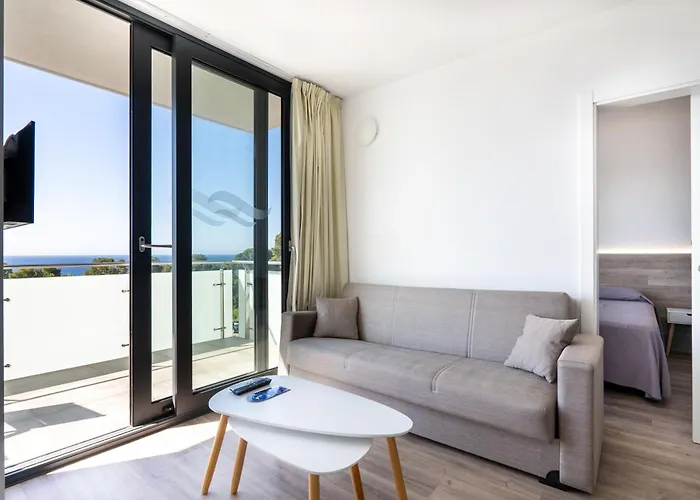 Apart Otel Comtat Sant Jordi 3*