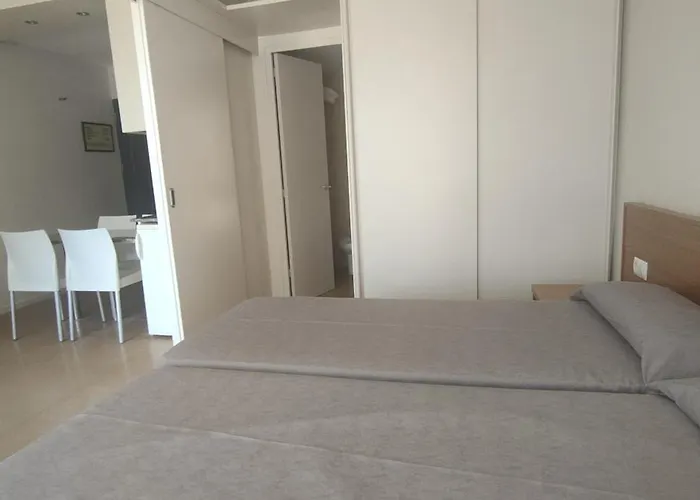 科姆塔特圣霍尔迪公寓式酒店 3* 普拉加德阿罗