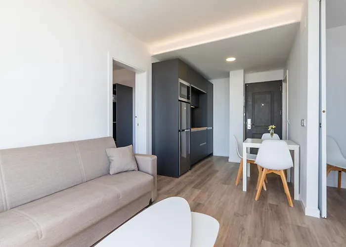 Apart Otel Comtat Sant Jordi 3*