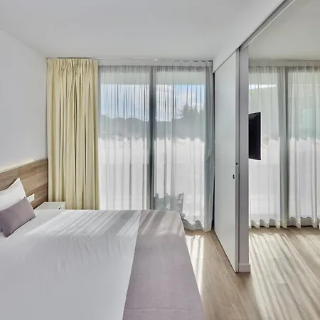 Apart-hotel Comtat Sant Jordi 3*